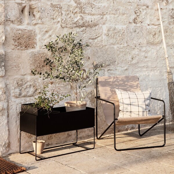 Kreslo Desert Lounge, Black / Cloud – Ferm Living