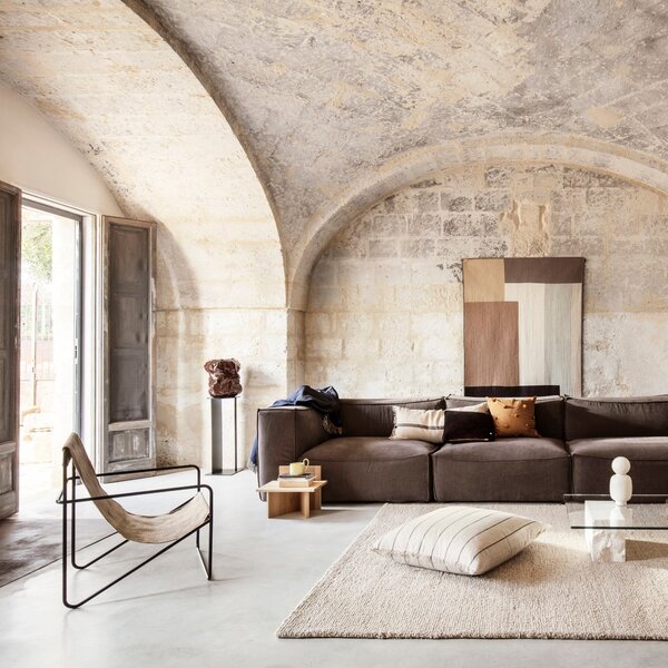 Kreslo Desert Lounge, Black / Cloud – Ferm Living