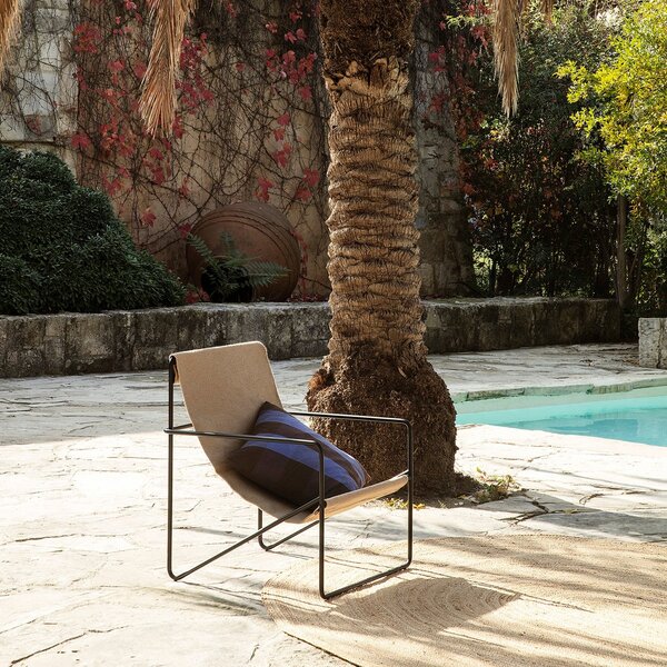 Kreslo Desert Lounge, Black / Cloud – Ferm Living