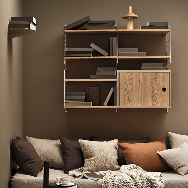 Policová zostava STRING Living Room R, nástenná knižnica s úložným priestorom, čierna – String