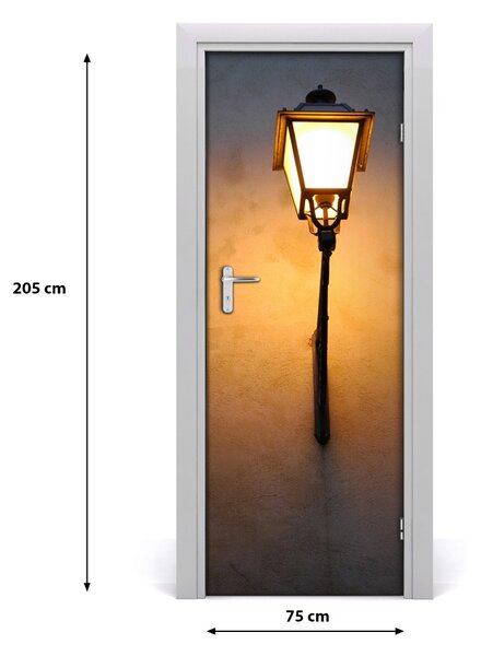 Fototapeta samolepiace dvere stará ulička lampa 75x205 cm
