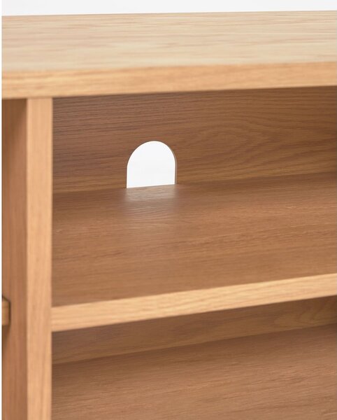 TV stolík v dekore duba v prírodnej farbe 180x50 cm Beyla – Kave Home