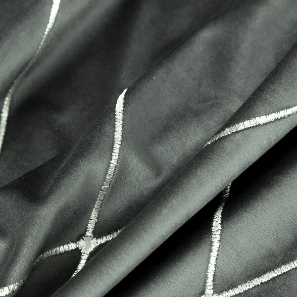 ZATEMŇOVACÍ ZÁVES NA KRÚŽKOCH PIERRE CARDIN MARGO 140X250 CM STRIEBORNÁ