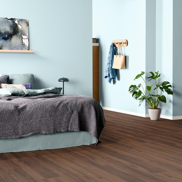 EGGER NatureSense 8/32 Classic Orech Warmia hnedý SOL1307 2,00 m²