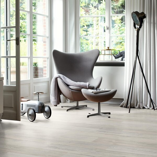 EGGER NatureSense 8/32 Classic Dub Elva sivý SOL2081 2,00 m²