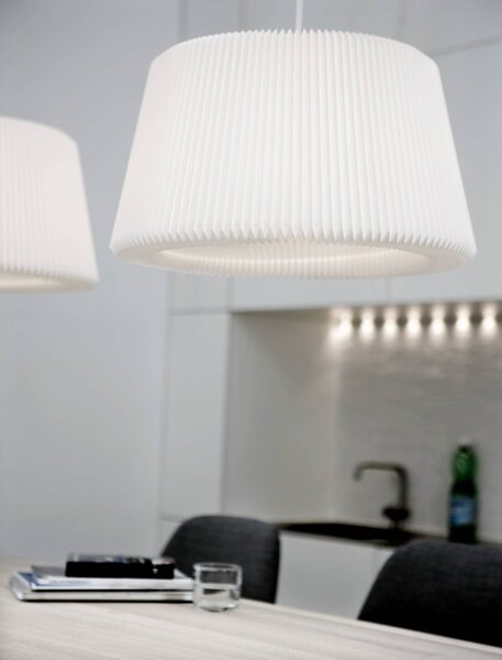 Snowdrop 120 Závěsná Lampa L - LE KLINT, Biela / opálová, Obývacia izba / jedáleň, Plast, Dizajn, Závesné svietidlo