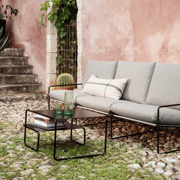 Záhradná pohovka Desert, Black / Dark Sand – Ferm Living