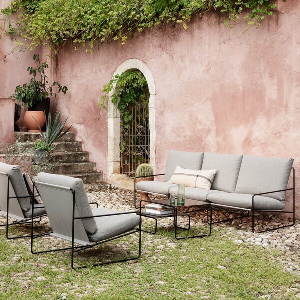 Záhradná pohovka Desert, Black / Dark Sand – Ferm Living