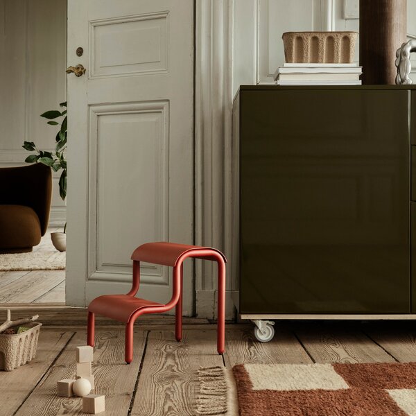 Stolička Up Step, Poppy Red – Ferm Living