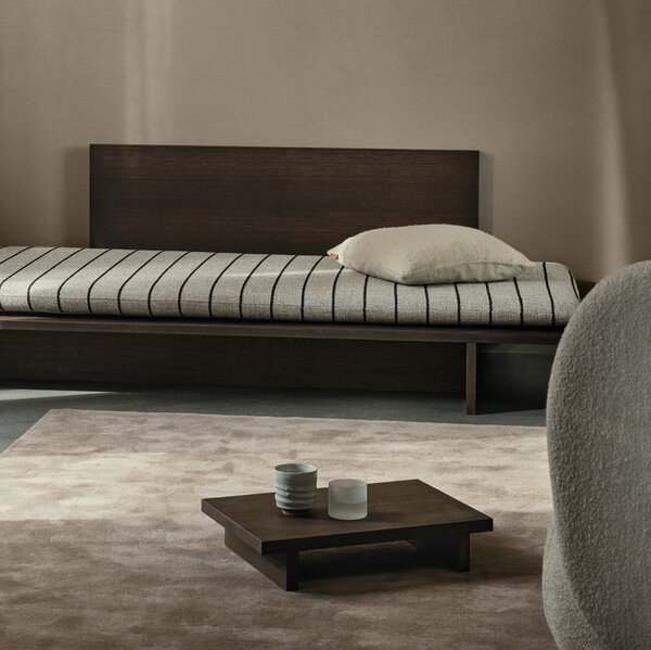 Odkladací stolík Kona Side, Dark Stained Oak – Ferm Living