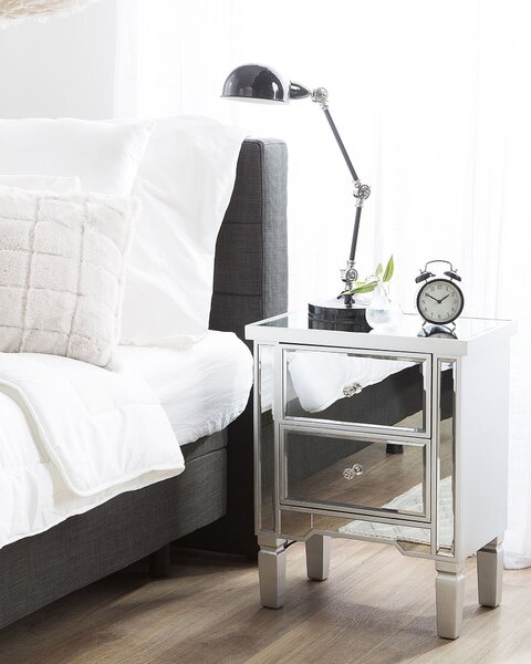 Nočný stolík strieborný sklo MDF zrkadlový povrch 2 zásuvky úložný priestor moderný glamour štýl spálňa