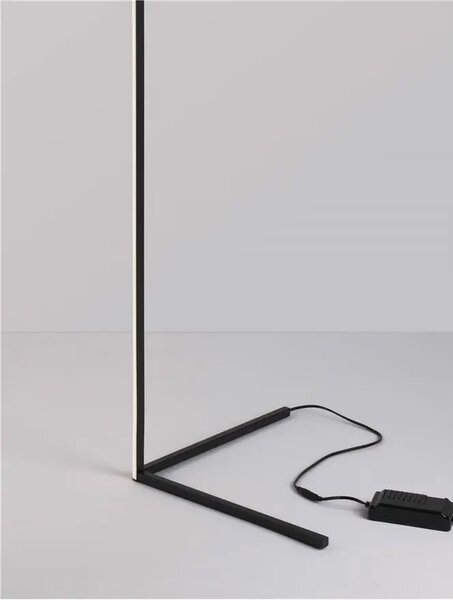 LED stojaca lampa V-Line 585 čierne – Čierna