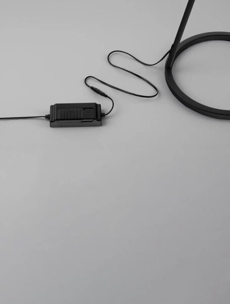 Dizajnová stojaca lampa Flute čierna