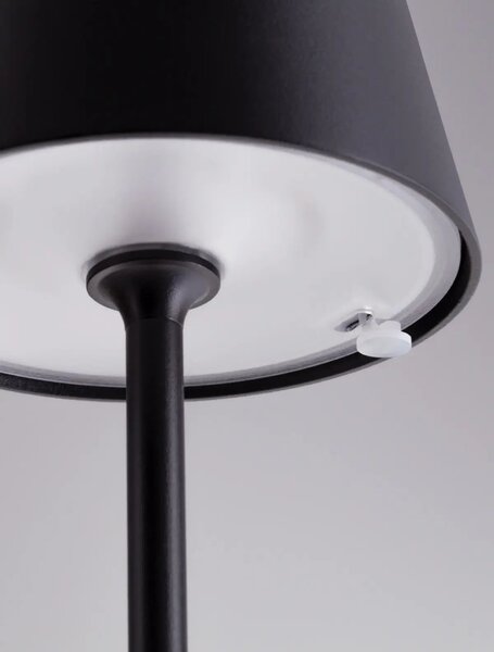 Vonkajšia stojaca lampa Persea – LED
