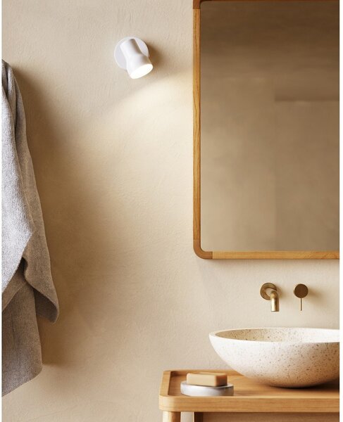 Nástenné zrkadlo s dreveným rámom 45x70 cm Shamel – Kave Home