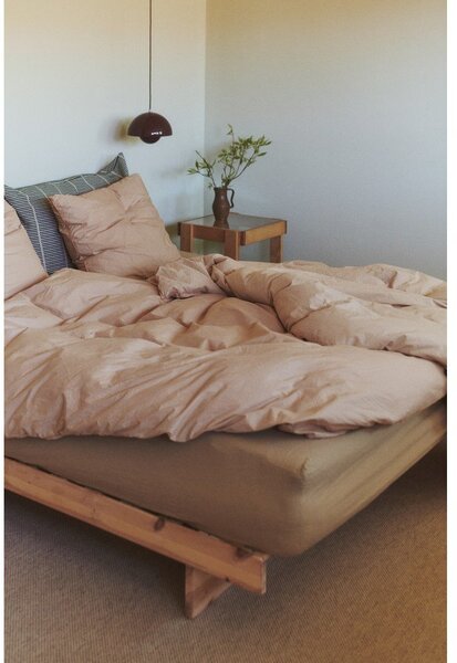 Dvojlôžková posteľ z borovicového dreva 180x200 cm – Karup Design