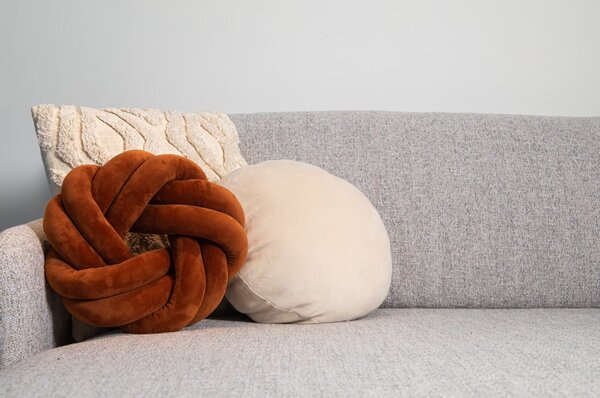 Dekoračný vankúš ø 30 cm Knot – Tiseco Home Studio