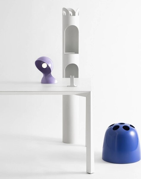 Artemide Stolová lampa Dalú, levanduľová, výška 26 cm, plast, Fialová / ružová, Obývacia izba / jedáleň, Plast, Dizajn