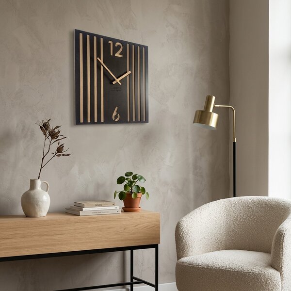 Dekorstudio Závesné nástenné hodiny LAMELE 50x50 cm – čierne s dubovým drevom