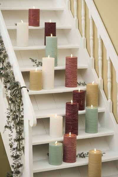 IB Laursen LED stĺpová sviečka WARM FLAME 20 cm biela