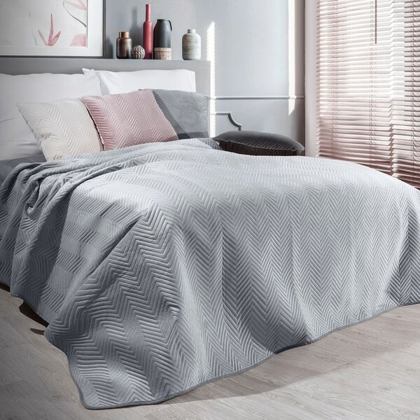 Dekorstudio Zamatový prehoz na posteľ SOFIA v striebornej farbe Rozmer prehozu (šírka x dĺžka): 230x260cm