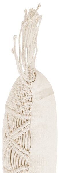 Sada 2 dekoratívnych vankúšov béžové bavlnené makramé 40 x 45 cm so strapcami boho retro dekoratívne doplnky