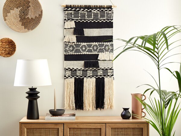 Nástenná dekorácia béžová čierna bavlna borovicové drevo pletená ručná výroba so strapcami makramé boho štýl doplnky dekorácie