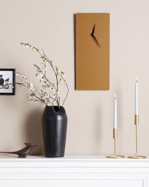 Nástenné hodiny zlaté železný rám 22 x 50 cm maľovaný povrch obdĺžnikový tvar minimalistický dizajn moderný štýl dekorácie obývačka spálňa