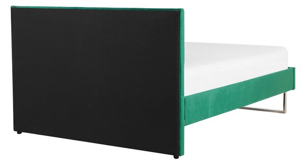 Čalúnená posteľ zelená zamatová 140 x 200 cm rám postele s čelom strieborné nohy elegantný dizajn