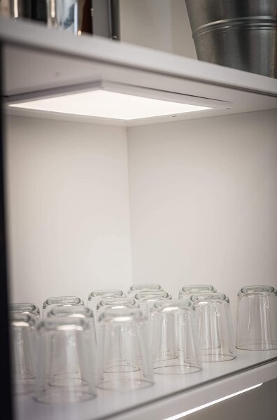 Ledvance - LED stmievateľné podlinkové svietidlo so senzorom CABINET LED/8W/230V