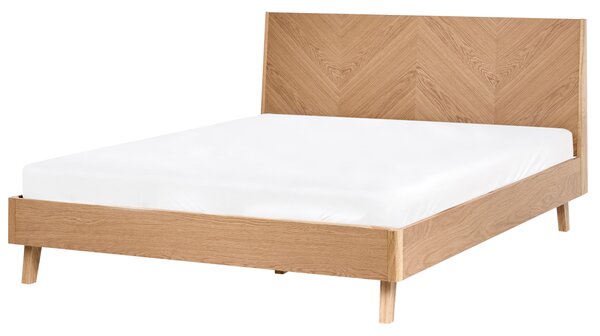 Drevená posteľ svetlohnedá svetlý dub 140 x 200 cm MDF dubová dyha klasický rám postele s čelom