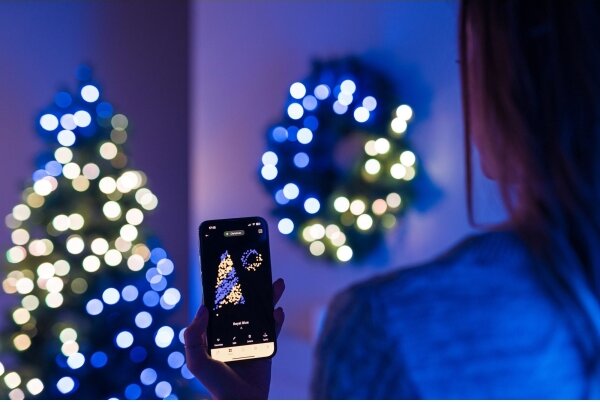 Twinkly GD20P4425P00 - LED RGB Stmievateľný vianočný veniec 50xLED pr. 60 cm Wi-Fi