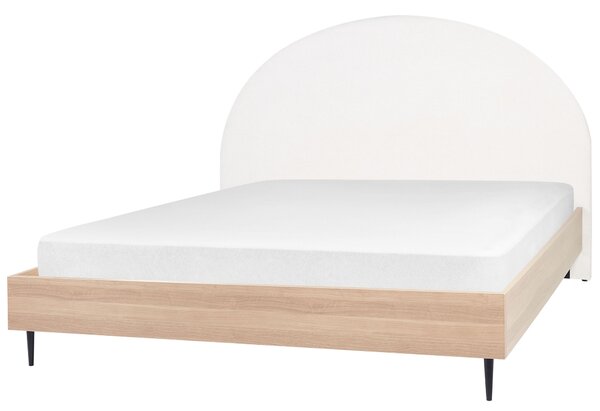 Posteľ biela svetlé drevo polyester 180 x 200 cm čalúnené čelo MDF rám kovové nohy lamelový rošt moderný štýl spálňa