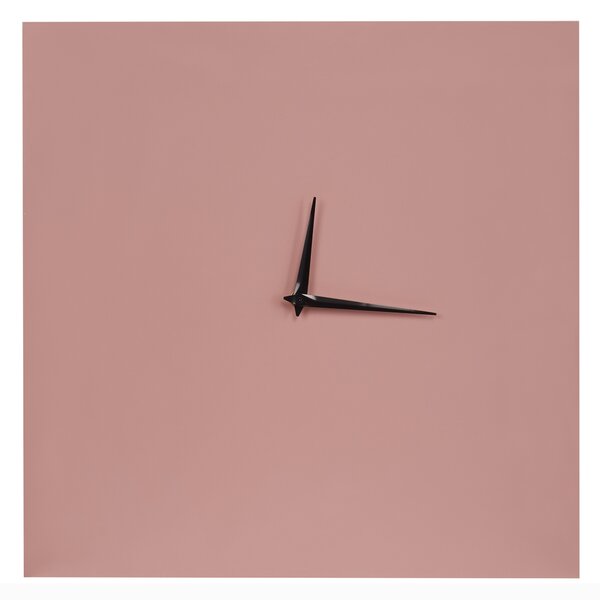 Nástenné hodiny ružové železný rám 40 x 40 cm maľovaný povrch štvorcový tvar minimalistický dizajn moderný štýl dekorácie obývačka spálňa