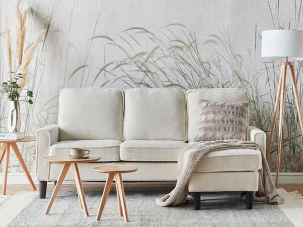 Pohovka biela buklé čalúnená 3 miestna s taburetom mid century modern obývacia izba