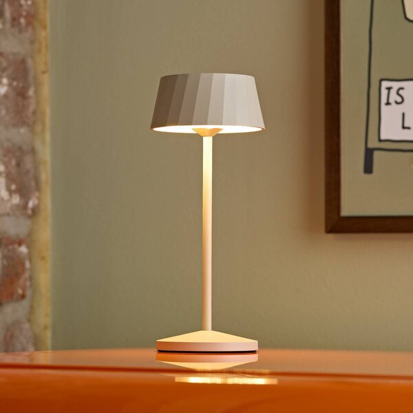 LED stolová lampa na akumulátor Facetta, béžová, 22 cm, kov, IP44, Krémová / jantárovo žltá, Obývacia izba / jedáleň, Hliník, Moderný