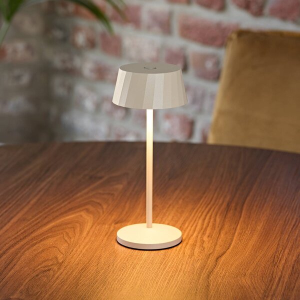 LED stolová lampa na akumulátor Facetta, béžová, 22 cm, kov, IP44, Krémová / jantárovo žltá, Obývacia izba / jedáleň, Hliník, Moderný
