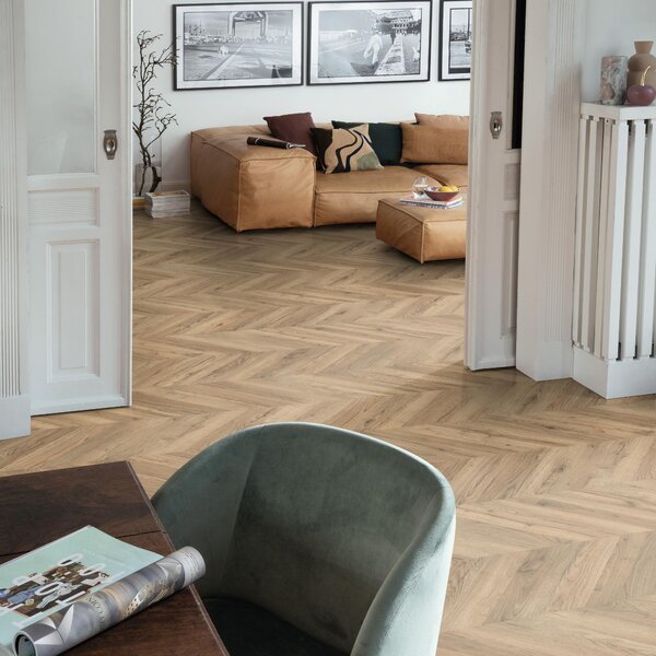 EGGER NatureSense 8/32 Kingsize Dub Rillington tmavý SOL203F 2,54 m²