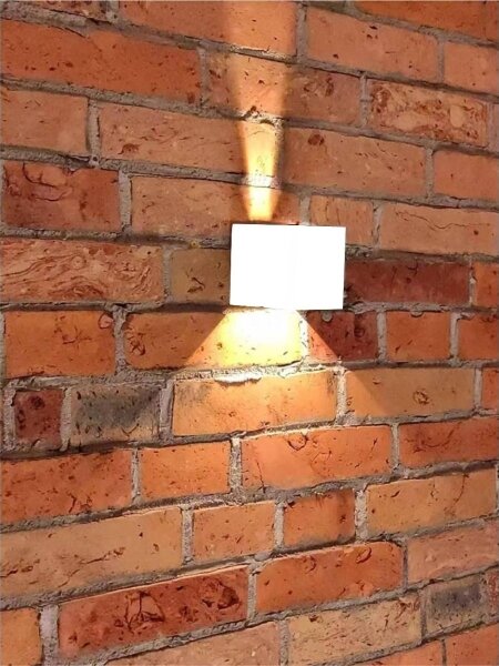 LED Vonkajšie nástenné svietidlo 2xLED/3W/230V IP54 biela