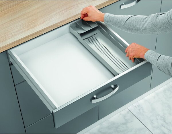 Sivý plastový príborník do zásuvky 15 x 49 cm – Metaltex
