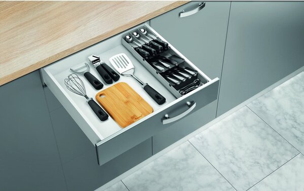 Sivý plastový príborník do zásuvky 15 x 49 cm – Metaltex