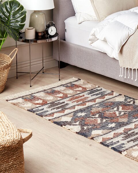 Koberec viacfarebný jutový 80 x 150 cm obdĺžnikový geometrický vzor so strapcami ručne tkaný boho štýl obývacia izba spálňa