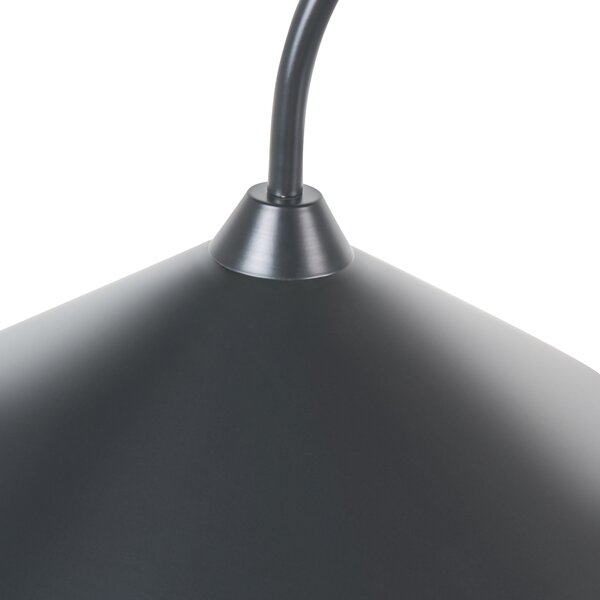 Stojaca lampa čierna kovové tienidlo a podstavec moderný štýl obývacia izba spálňa