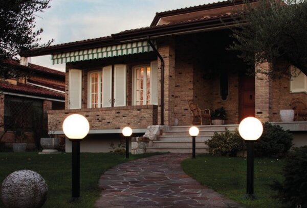 Redo 9780 - Vonkajšia lampa SFERA 1xE27/42W/230V IP44 25x75 cm biela