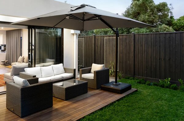 Garden Line Záhradný slnečník s ochranným obalom MINI ROMA 250 x 250 cm sivý