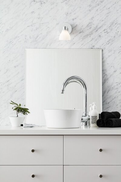 Markslöjd 106367 - Kúpeľňové nástenné svietidlo CASSIS 1xG9/18W/230V IP44