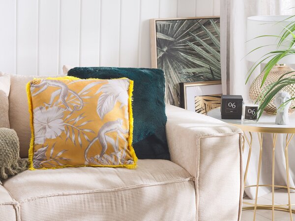 Sada 2 dekoratívnych vankúšov žltá biela sivá polyester 45 x 45 cm štvorcový tvar zvierací vzor so strapcami moderný glamour štýl doplnky