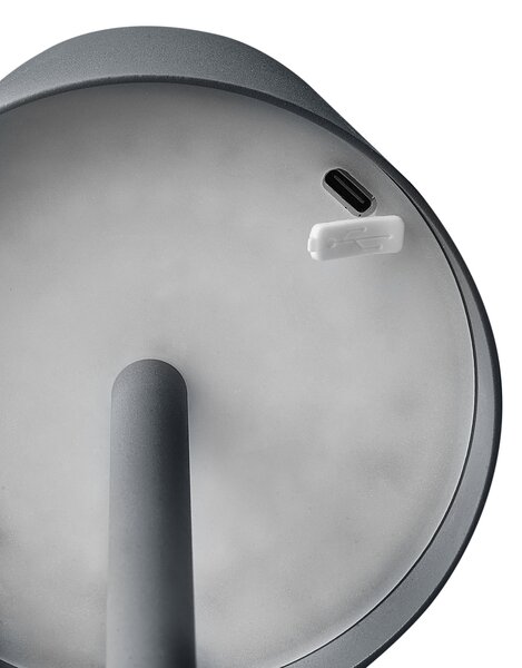 Stolná lampa tmavosivá hliníková s dotykovým vypínačom nabíjanie cez USB kábel bezdrôtová moderný štýl interiér exteriér