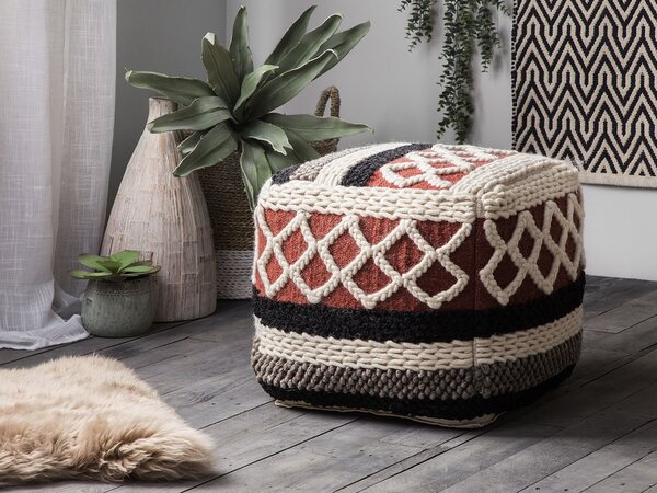 Taburet viacfarebný vlna bavlna 42 x 48 cm geometrický vzor pletený makramé puf podnožka boho rustikálny štýl obývačka spálňa