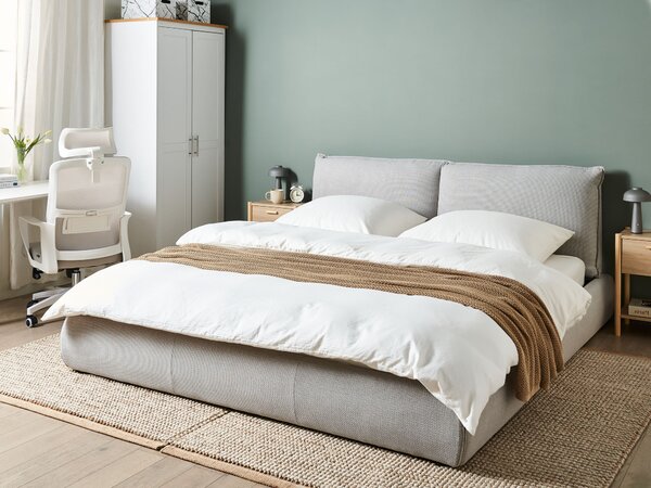 Posteľ sivá polyester látkové čalúnenie 180 x 200 cm lamelový rošt hrubé čalúnené čelo postele moderný štýl spálňa